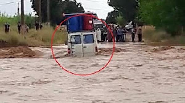 عاصفة رعدية غير مسبوقة ببلدة ايتزر والنواحي بإقليم ميدلت