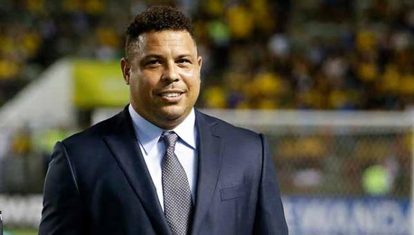 أفضل خمسة لاعبين بالنسبة للظاهرة "رونالدو"