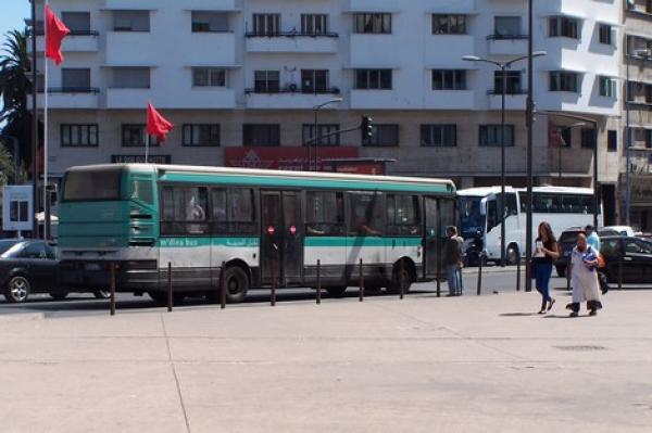 قاصر يتسبب في حادثة سير بعد قيادته لحافلة بالبيضاء وهذه هي التفاصيل