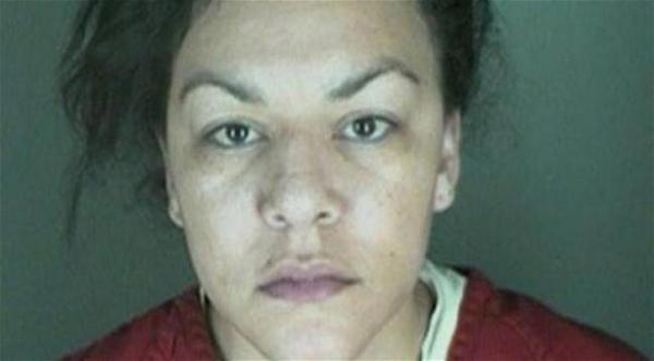 السجن 100 عام لأمريكية انتزعت جنيناً من رحم أمه بالسكين