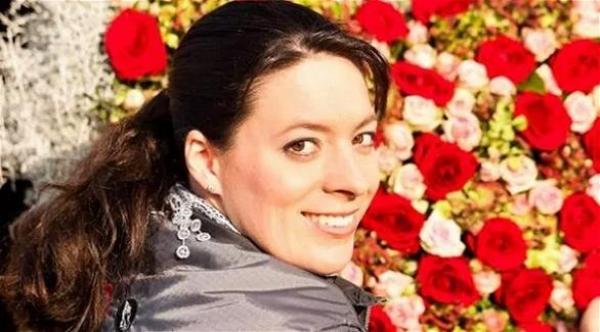 تعرف على أجمل متعهدة دفن موتى في ألمانيا