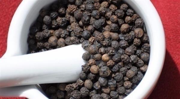 5 فوائد رائعة يوفرها الفلفل الأسود للدماغ