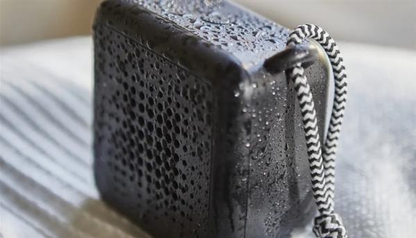 آيكيا تطلق سماعة بلوتوث مقاومة للماء