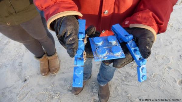 لعبة مكعبات في يد فتى تثير هلعاً في بلدة ألمانية!