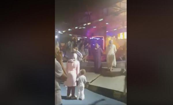 عطب باحدى الالعاب بملاهي مدينة شمالية كاد يتسبب في كارثة (فيديو)