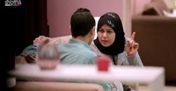 بالفيديو.. شاهد ماذا فعلت والدة العريس بعد علمها أن العروسة تدخن «الشيشة»