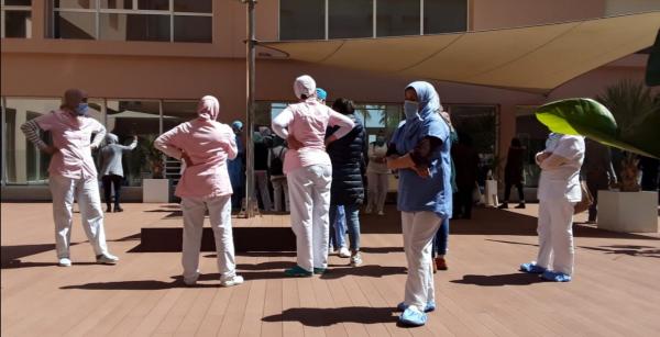 بعد تسجيل إصابة بكورونا بمصحة معروفة...ممرضات ينتفضن لهذا السبب