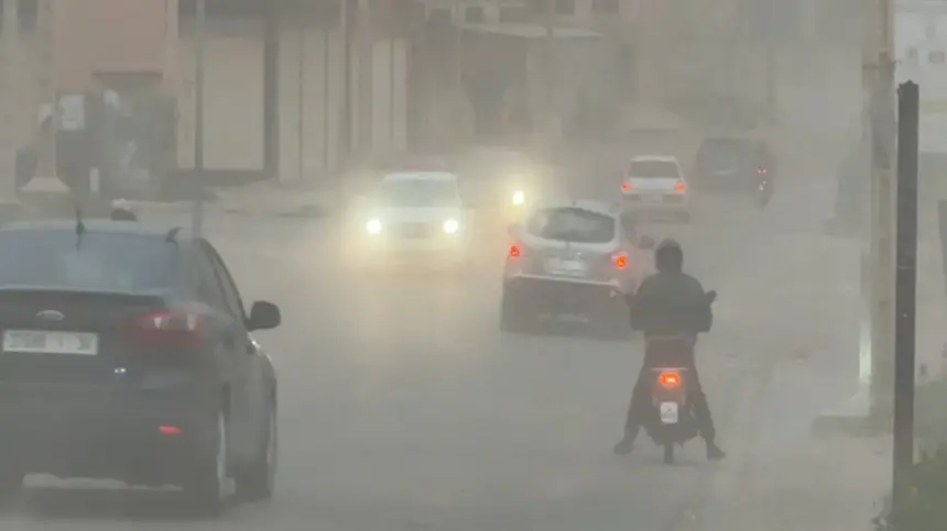 رياح قوية محملة بغبار بني بجماعة الدراركة ضواحي أكادير