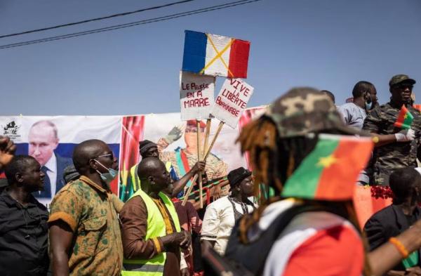 بعد إغلاق قناة "فرانس 24".. بوركينا فاسو تطرد صحافيتين فرنسيتين