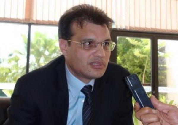 مكاوي الكاتب العام السابق في وزارة ياسمينة بادو والقيادي الإستقلالي يدافع عن صفقة اللقاحات‏