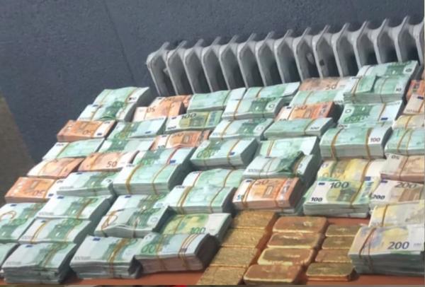 حجز 20 كيلوغراما من صفائح الذهب وأزيد من مليوني أورو بوجدة