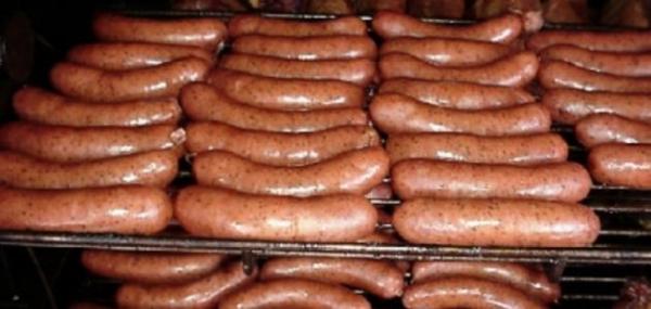 أطعمة تزيد احتمال الإصابة بالصداع النصفي