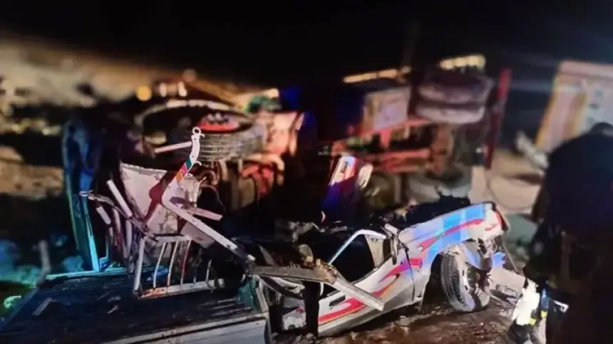 فاجعة في مصر.. سقوط 20 قتيلاً وجريحاً في تصادم مروع بجنوب البلاد