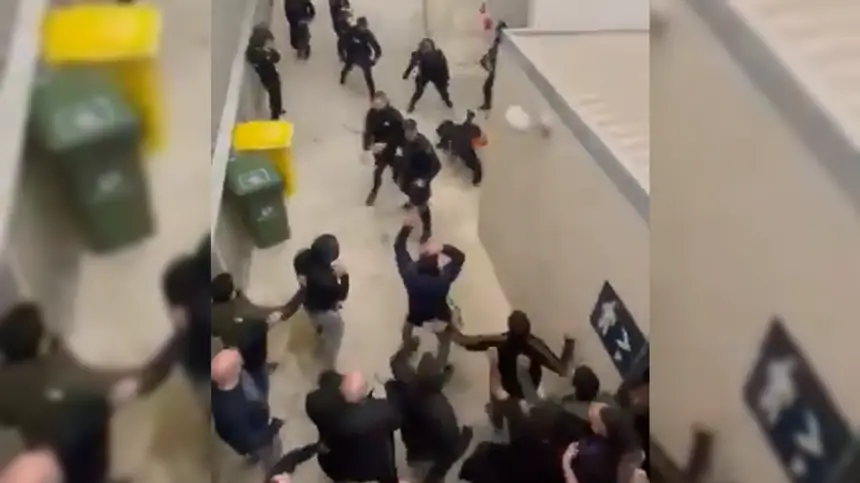 لو حدث هذا في المغرب لأقاموا الدنيا ولم يقعدوها.. "عنف" ملاعب إسبانيا يفضح ازدواجية معايير إعلام "الجارة الشمالية"!