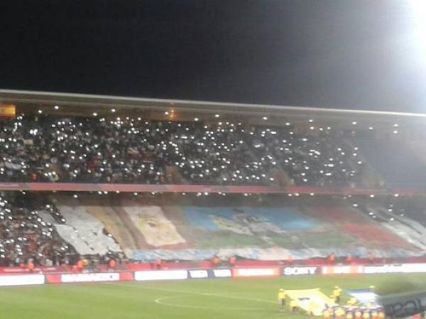 ازدواجية المعايير .. منعوا تيفو الجمهور التطواني و سمحوا لتيفو "مبهدل" بالظهور في الموندياليتو