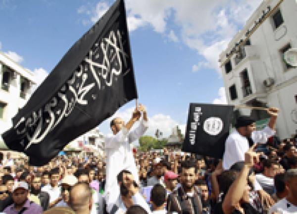 إسلاميون يحرقون منزل مدير قناة تونسية عرضت فيلما يتضمن تجسيدا للذات الإلهية 