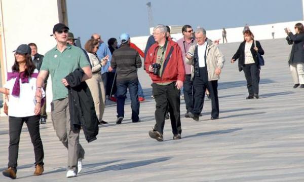 \"خريطة طريق\" حكومية لانقاذ السياحة المغربية من الأزمة