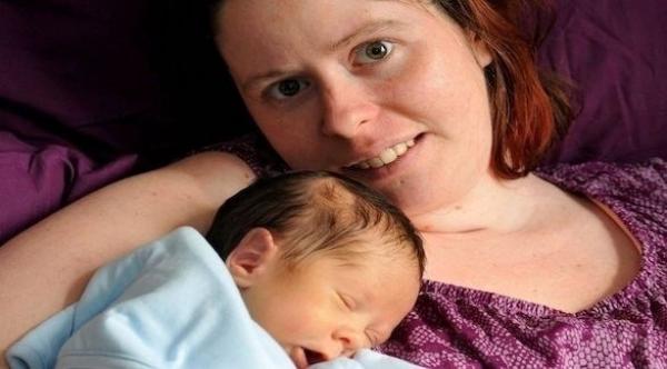 تكتشف أنها حامل بعد الاستيقاظ من غيبوبة