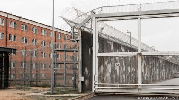 ألمانيا - سجين أجنبي يحتجز امرأة كرهينة في سجن لوبيك