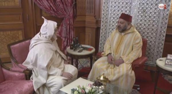 الملك يستقبل جمال الدين البودشيشي القادري إثر وفاة والده