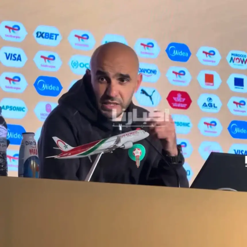 الركراكي ينتقد مدرب السنغال بسبب تصرفاته غير اللائقة ويعلق على تضييع دياز لركلة الجزاء