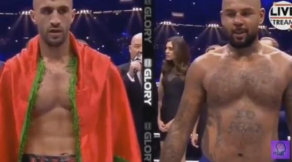 لحظة إعلان فوز الملاكم المغربي بدر هاري ضد المصري جرجس