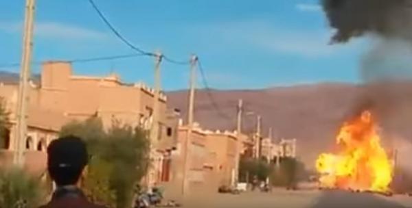 بالفيديو.. انفجارات متتالية تهز أحد أحياء مدينة تنغير