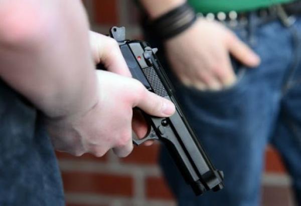 إشهار السلاح الوظيفي لإيقاف "مسلح" مخمور بسلا