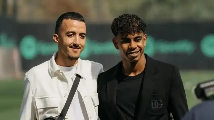 فوضى وشجار بالأيدي..ابن عم لامين جمال يثير الجدل في دوري الملوك(فيديو)