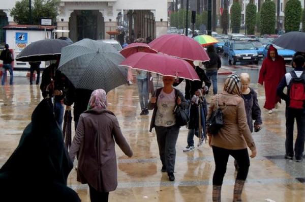 التساقطات المطرية تعود مجددا للمغرب وهذه هي المناطق المعنية