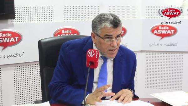 شاهد .. مصطفى الرميد يغادر استوديو اذاعة مغربية غاضبا من المذيع