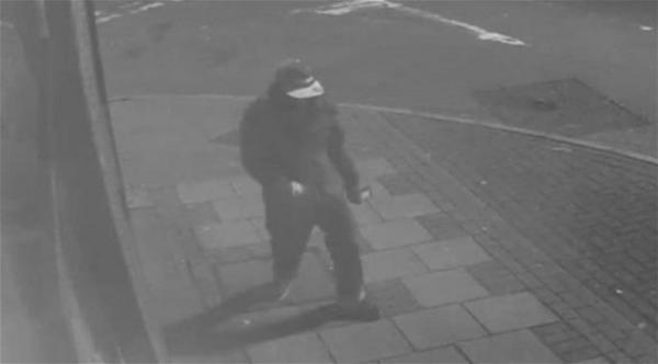 بالفيديو: لص يرقص فرحاً بـ 50 جنيهاً