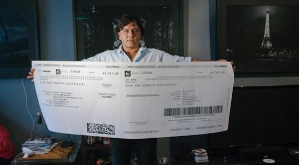 رجل إيطالي يتسلم فاتورة كهرباء قيمتها 65 ألف يورو