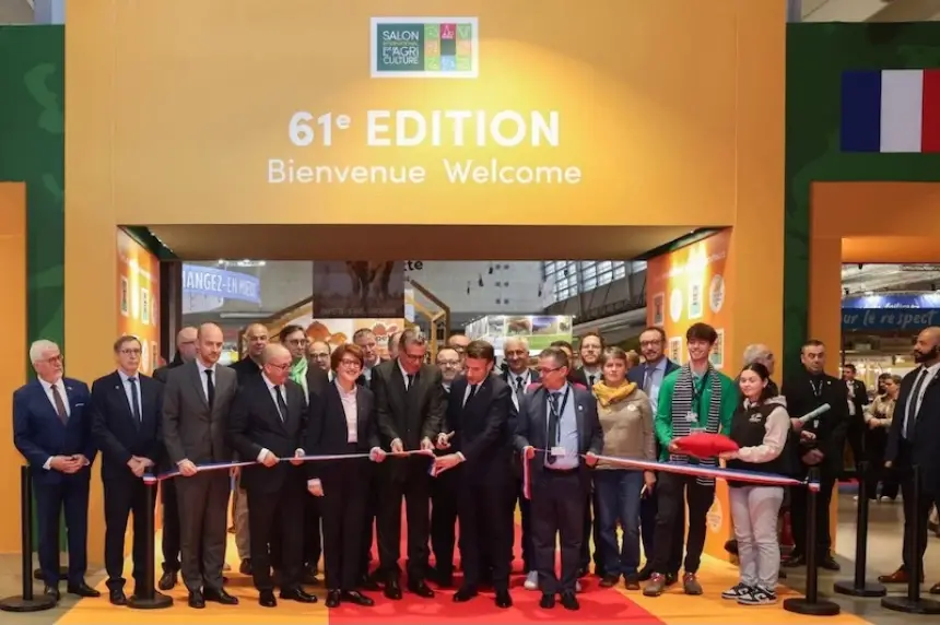 بحضور أخنوش.. الرئيس الفرنسي يدشن المعرض الدولي للفلاحة بباريس ويحتفي بالمغرب كضيف شرف