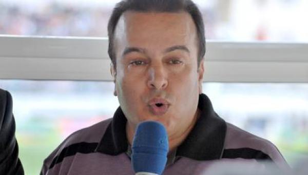 حسن الحريري يتطفل على وظيفة "خبير تحكيمي" و يثير غضب جماهير تطوان!