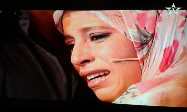 عروسة ازرو تخسر و تجهش بكاء على تهميش بلدتها الصغيرة ببرنامج لالة لعروسة