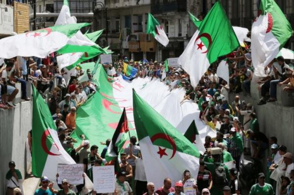 حزب معارض: الوضع السياسي والاجتماعي بالجزائر "كارثي"