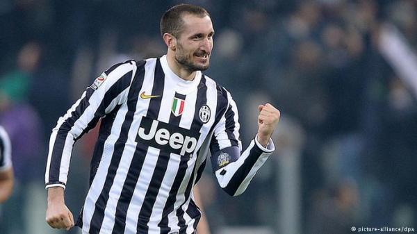 كييليني يلمح الى إمكانية مغادرة جوفنتوس