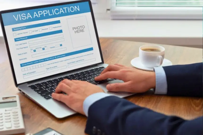 جابو الربحة.. الإطاحة بثلاثة أشخاص بعد تورطهم في الاتجار بمواعيد "الفيزا" بالدار البيضاء