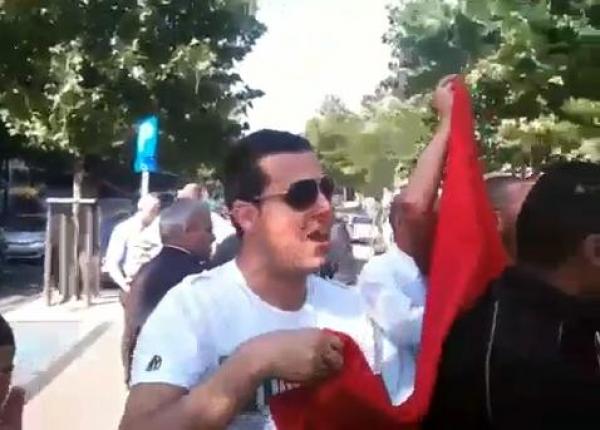 تظاهرة بروكسيل المؤيدة للدستور و أراء بعض المغاربة