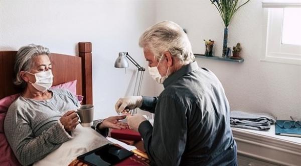 نسبة العدوى بفيروس كورونا بين أفراد الأسرة تصل إلى 10% فقط