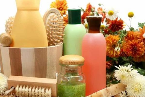 منتجات العناية الشخصية مليئة بالمكونات الضارة إليك أهمها..