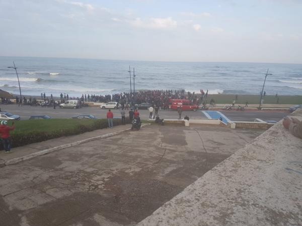 بعد موجة الهجرة غير العادية سباحة نحو سبتة المحتلة، السلطات تفتح تحقيقا بشأن جهات تُحرض على الهجرة السرية