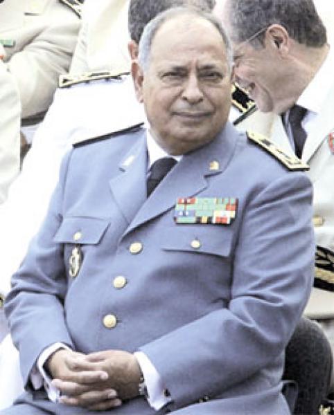 العنيكري غير راض على قرار إحالته على التقاعد