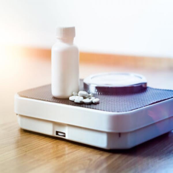 عقار جديد يمنع زيادة الوزن حتى عند اتباع نظام غذائي غني بالسكر والدهون!