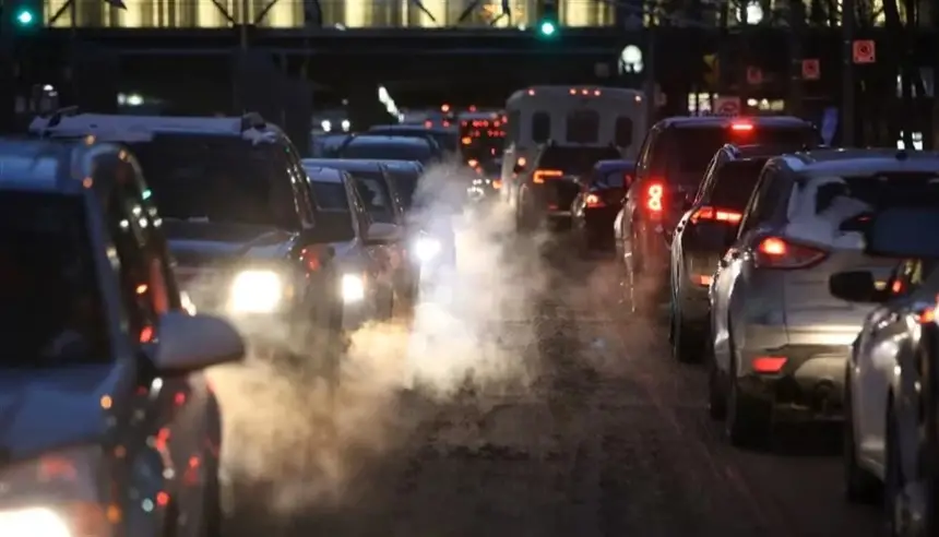 تلوث الهواء والضوء الليلي يزيدان خطر إصابة الأطفال بسرطان الغدة الدرقية