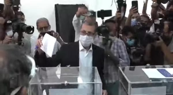 وسط حضور إعلامي.. العثماني يدلي بصوته في الاستحقاقات الانتخابية بسلا