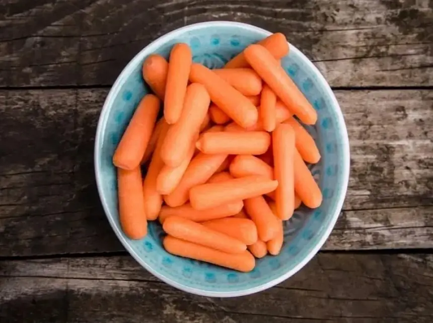 هل الجزر الصغير سرّ النوم الهادئ؟ خبراء يفككون حقيقة "تريند تيك توك" الجديد