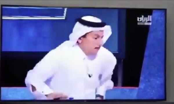 هروب مسؤول من الاستديو خوفاً من الكورونا بعد سعال المذيع المتكرر