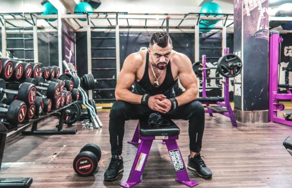 هذا ما قضت به استئنافية الرباط في حق الشرطي الشهير "هشام الملولي"  المتهم بـ"الاحتجاز" و "الإغتصاب"